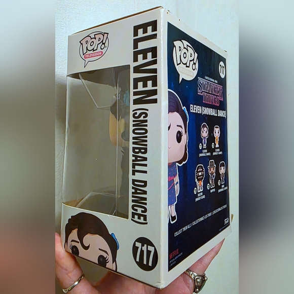 Funko POP! Eleven (Snowball Dance) #717 Vinyl Figure New In The Box - Picture 5 of 6